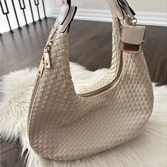 Guess Zoia Woven Hobo Bag - Picture 4 of 12